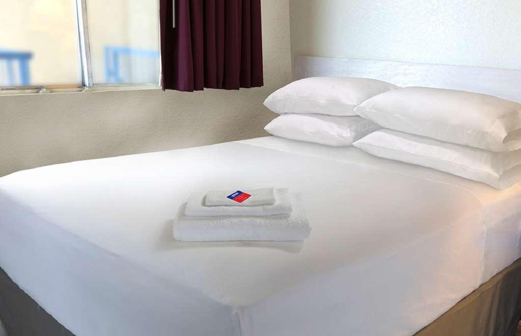 Americas Best Value Inn Stockbridge Cameră foto