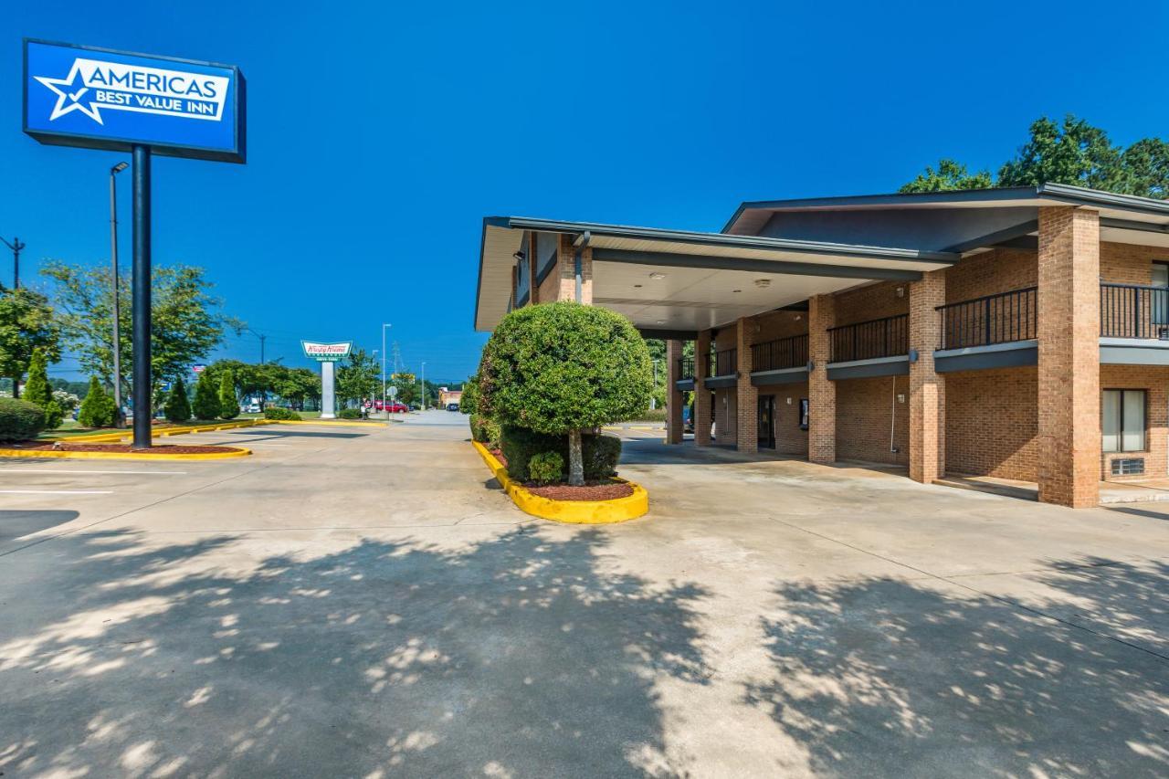 Americas Best Value Inn Stockbridge Exterior foto