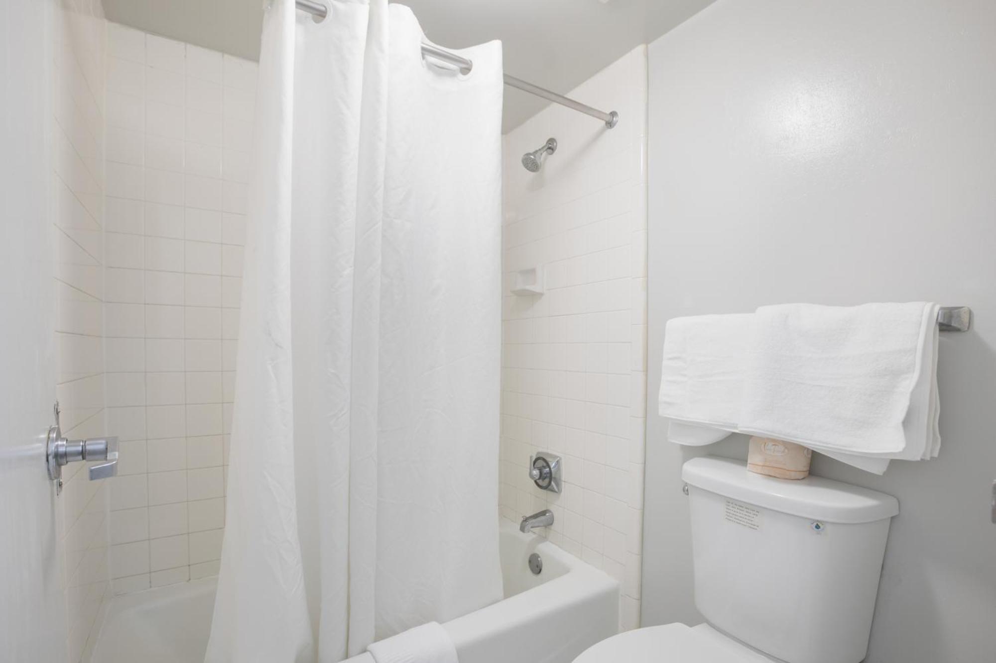 Americas Best Value Inn Stockbridge Cameră foto