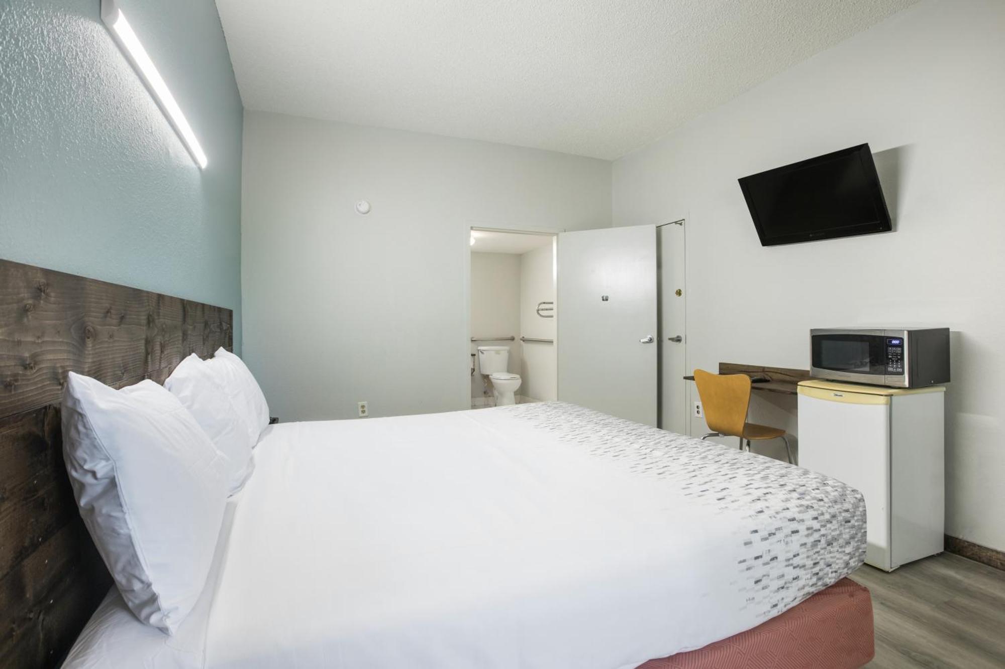 Americas Best Value Inn Stockbridge Cameră foto