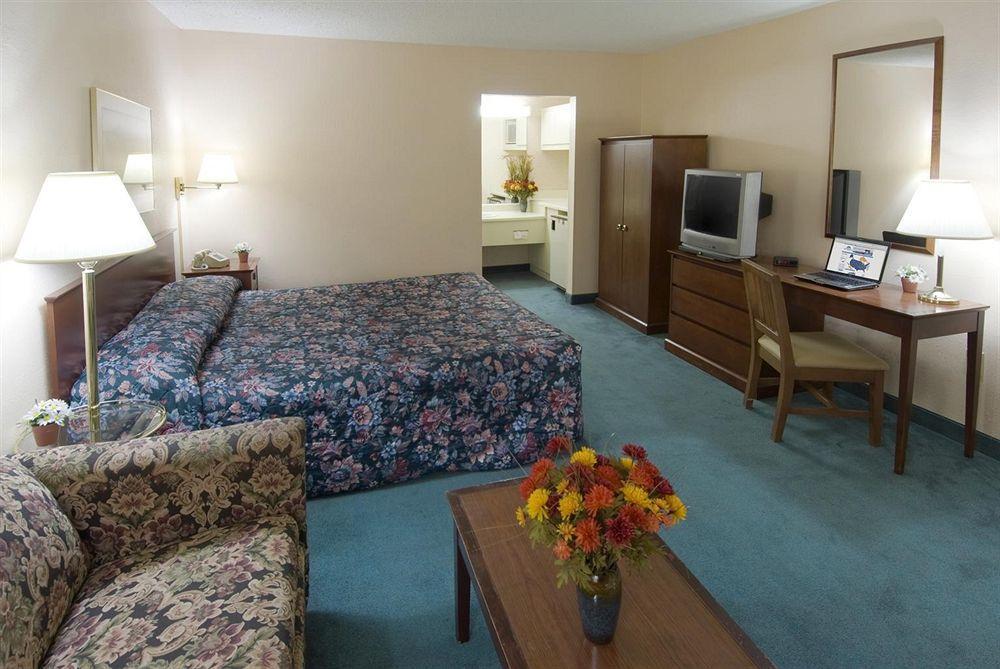Americas Best Value Inn Stockbridge Cameră foto