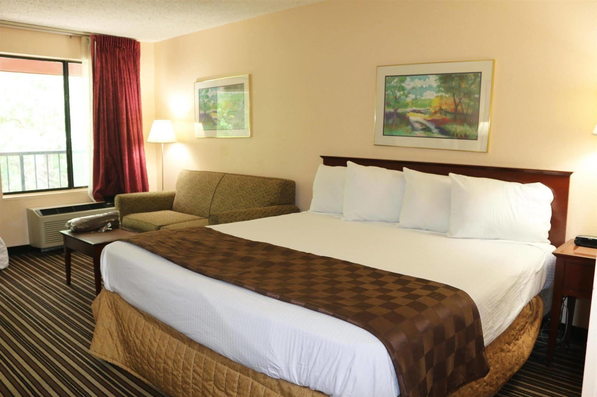 Americas Best Value Inn Stockbridge Exterior foto